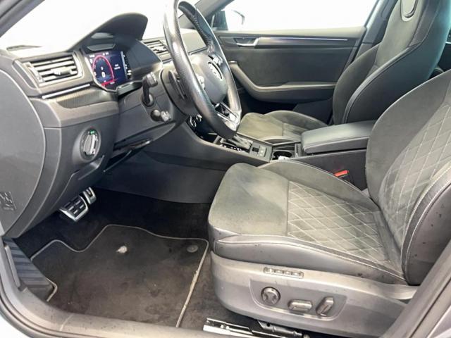 Skoda Superb Combi image 1