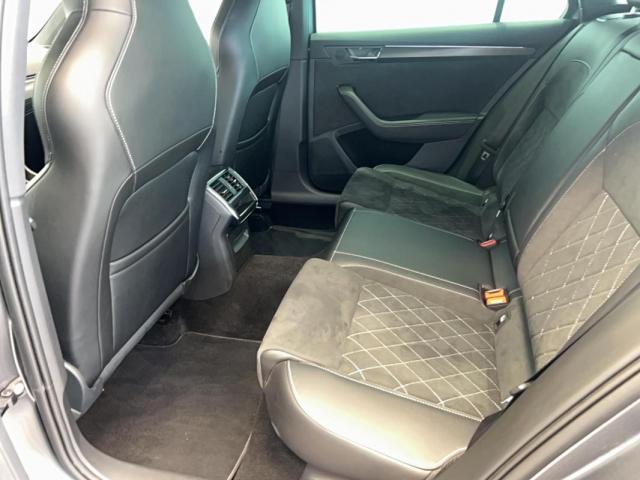 Skoda Superb Combi image 7