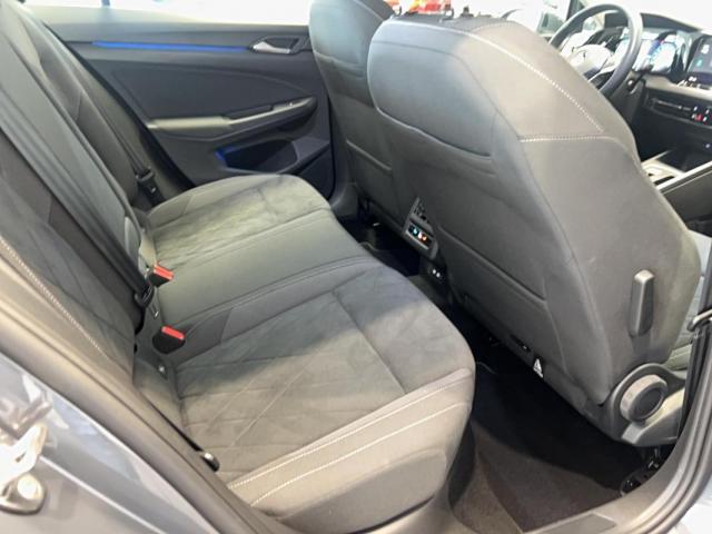 Volkswagen Golf image 9