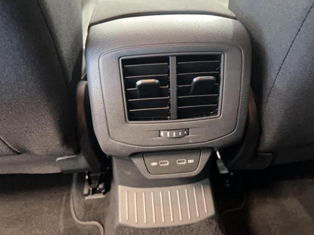 Volkswagen T-Roc image 9