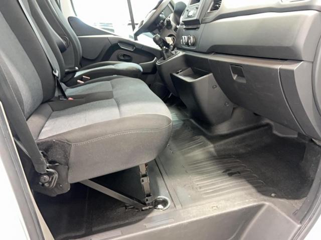 Renault Master image 8