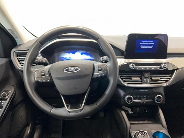 Ford Kuga image 6