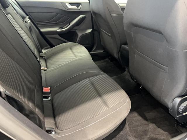 Ford Focus image 6