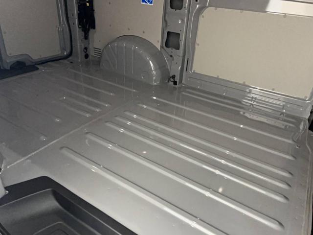 Volkswagen Transporter image 7