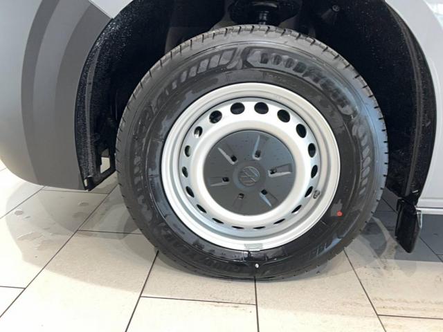 Volkswagen Transporter image 2