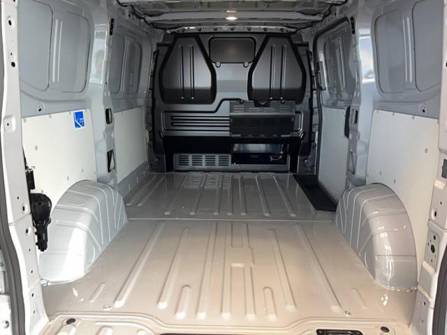 Volkswagen Transporter image 3