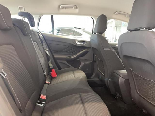 Ford Focus image 8
