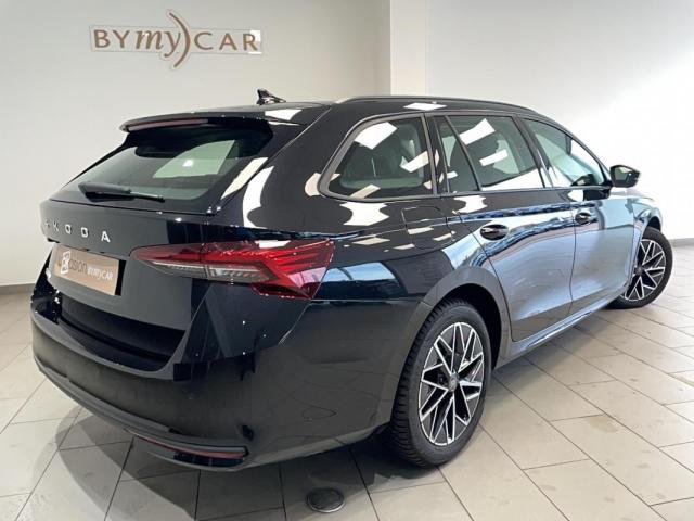 Skoda Octavia image 2