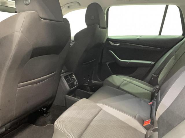 Skoda Octavia image 6