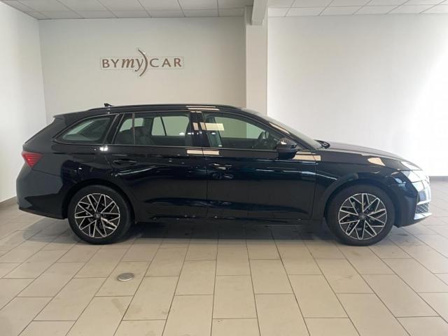 Skoda Octavia image 2