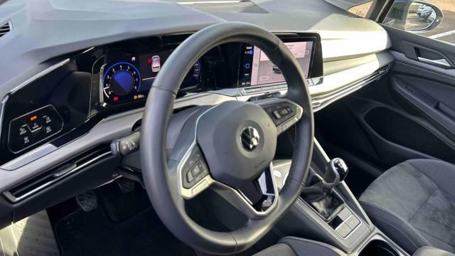 Volkswagen Golf image 1