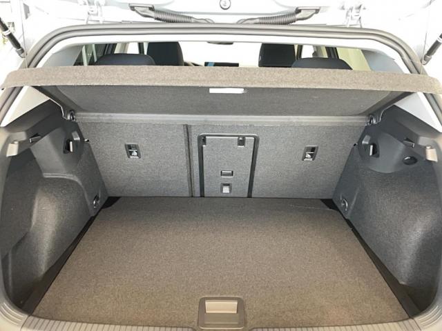 Volkswagen Golf image 9
