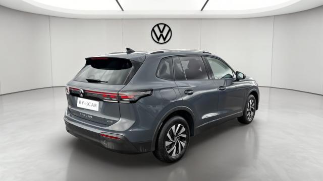 Volkswagen Tiguan image 2