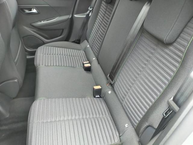 Peugeot 208 image 8