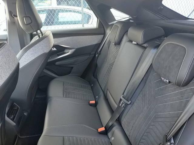 Peugeot 3008 image 3