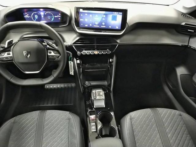 Peugeot 208 image 6
