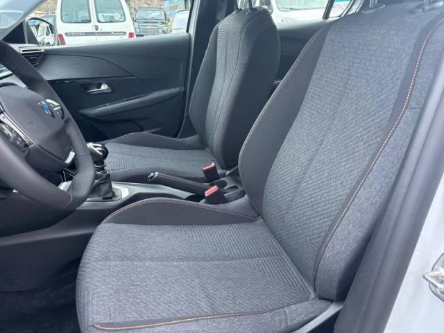 Peugeot 208 image 2