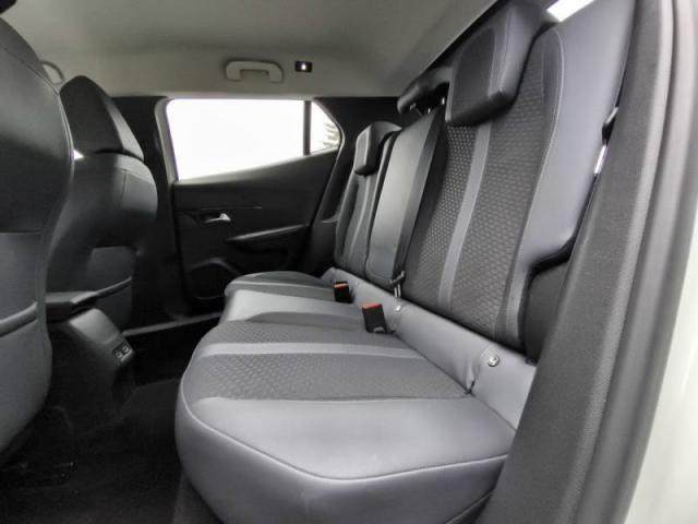 Peugeot 2008 image 9
