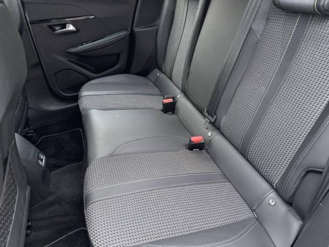 Peugeot 208 image 7