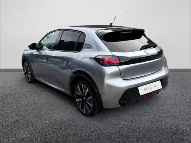 Peugeot 208 image 8