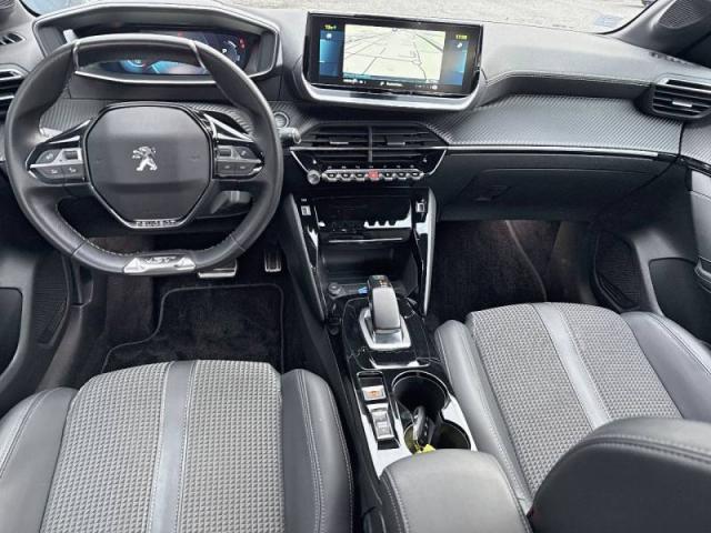 Peugeot 208 image 5