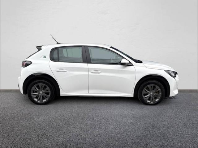 Peugeot 208 image 1
