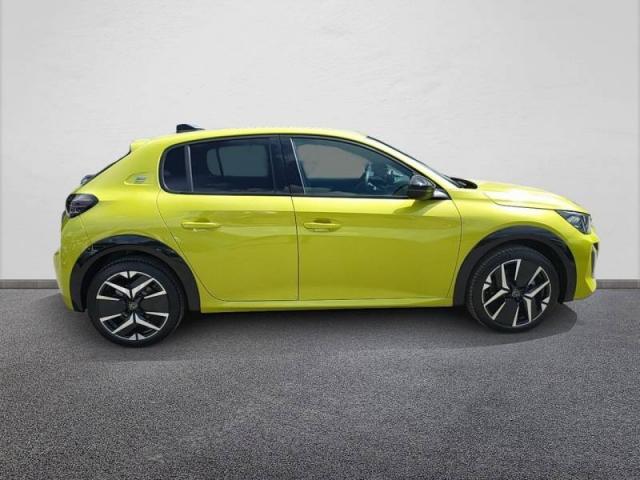 Peugeot 208 image 8