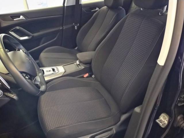 Peugeot 308 image 1