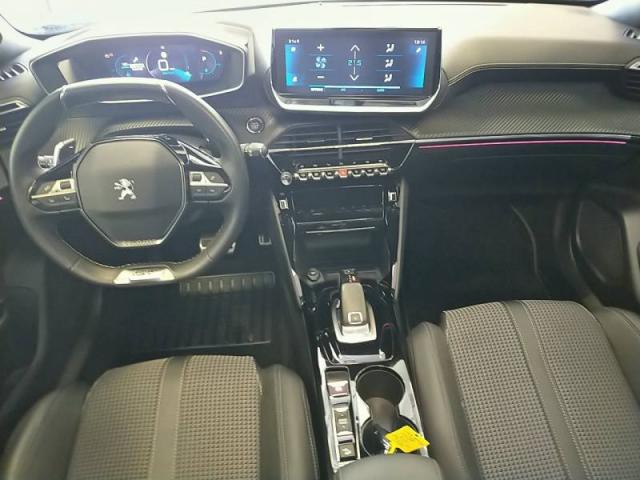 Peugeot 2008 image 3