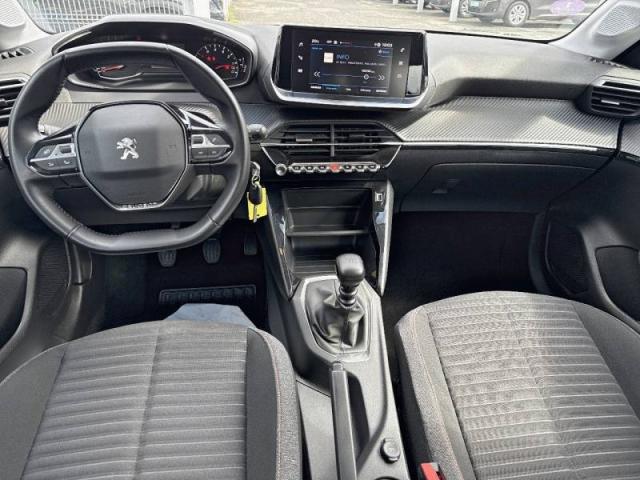 Peugeot 208 image 8