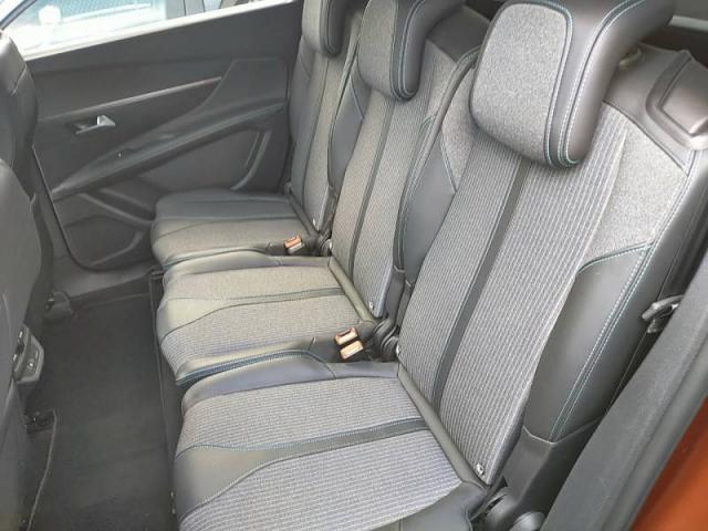 Peugeot 5008 image 2