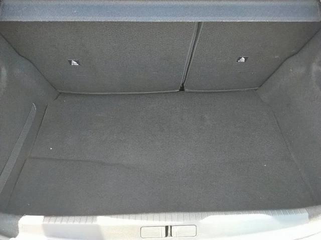 Peugeot 208 image 6