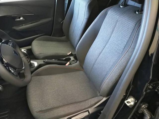 Peugeot 208 image 5
