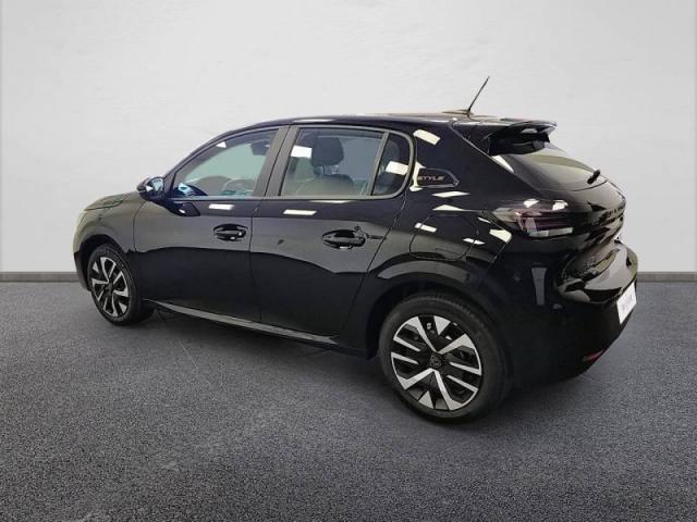 Peugeot 208 image 8