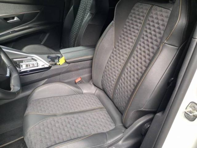 Peugeot 3008 image 2