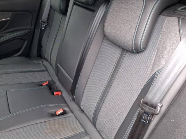 Peugeot 3008 image 2