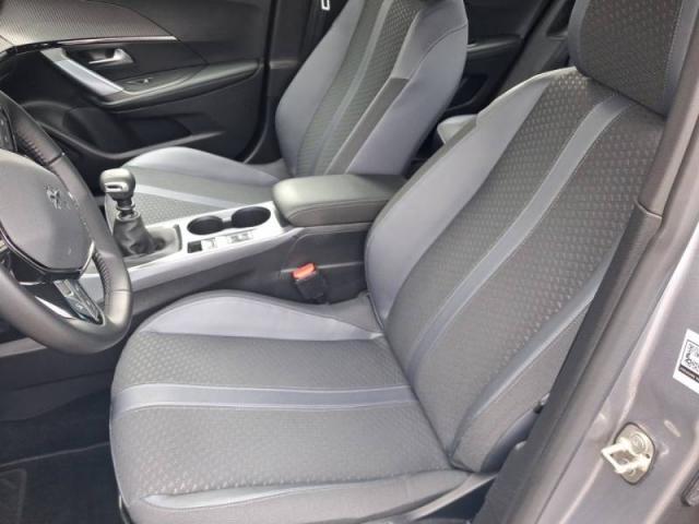 Peugeot 2008 image 2