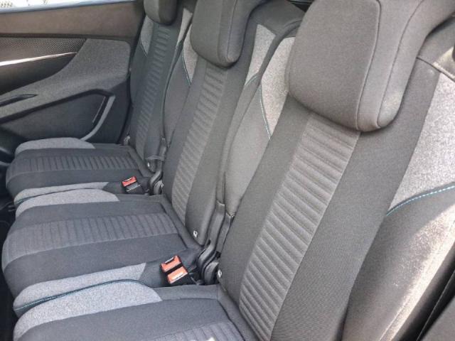 Peugeot 5008 image 1