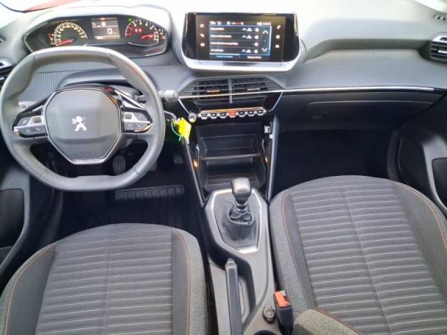 Peugeot 208 image 9