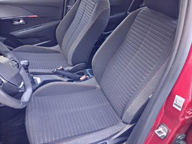 Peugeot 208 image 2