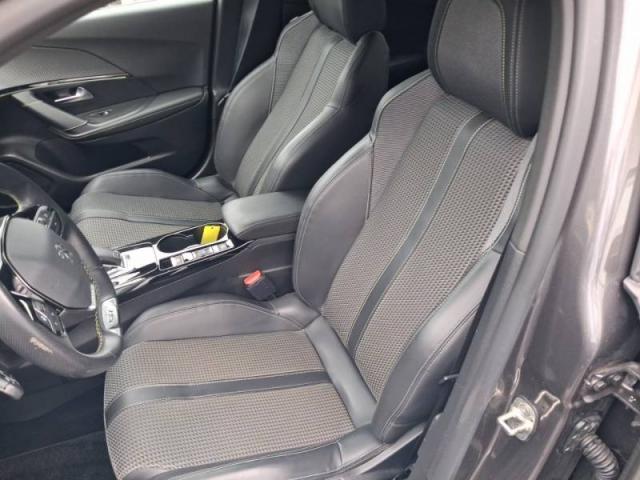 Peugeot 2008 image 8