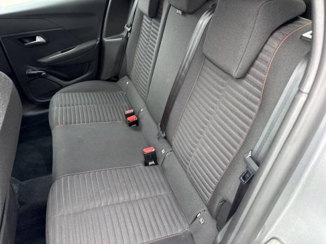 Peugeot 208 image 7
