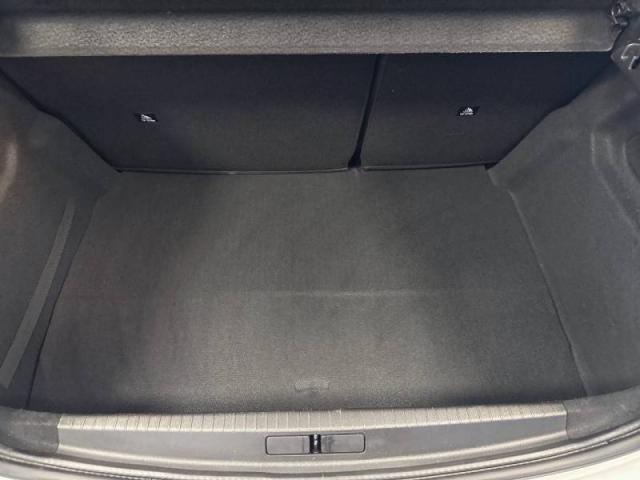 Peugeot 208 image 1