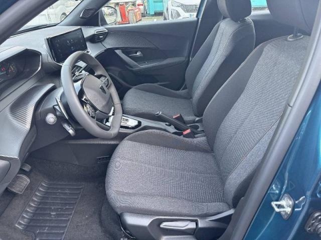 Peugeot 2008 image 2