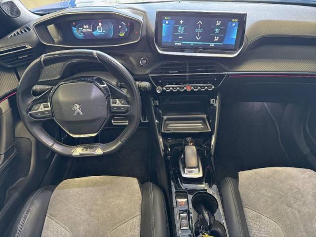 Peugeot 2008 image 8