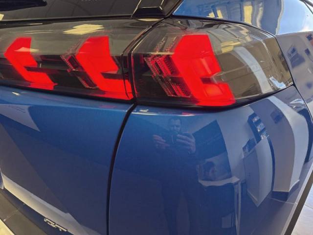 Peugeot 2008 image 2