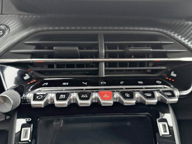 Peugeot 2008 image 4