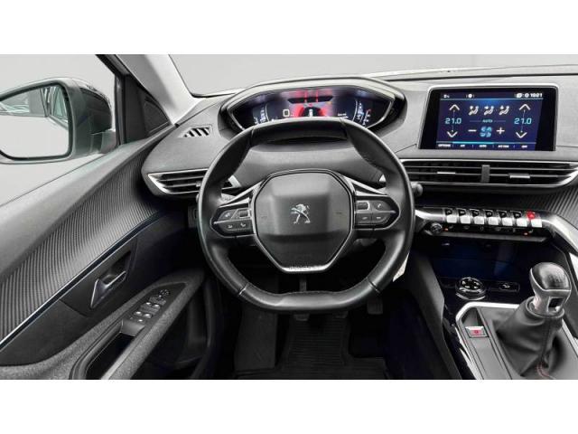 Peugeot 3008 image 3