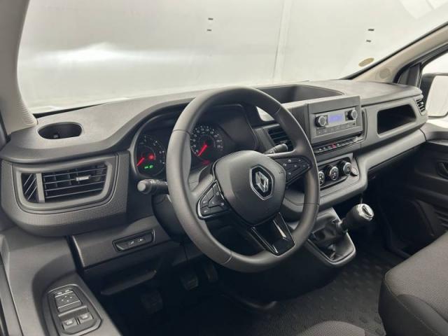 Renault Trafic image 1