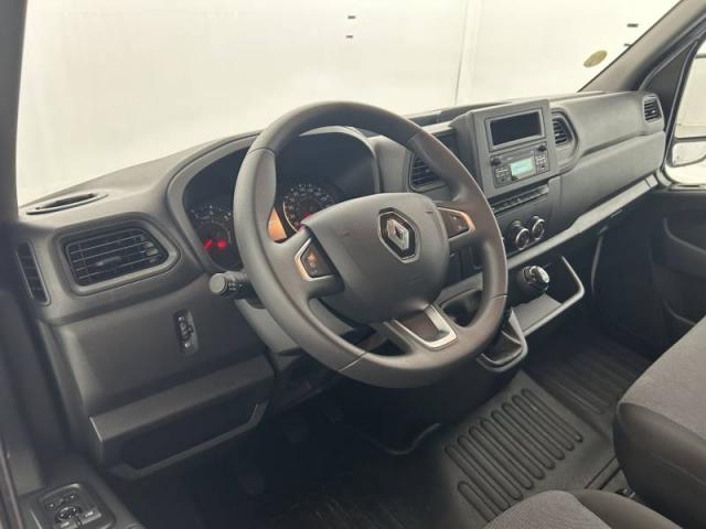 Renault Master image 1